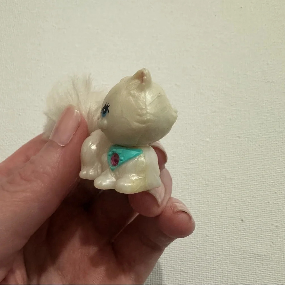 Vintage Kenner Littlest Pet Shop Fluffy Tail Persian Kitty Cat 2.5" 1994 White - Picture 4 of 9